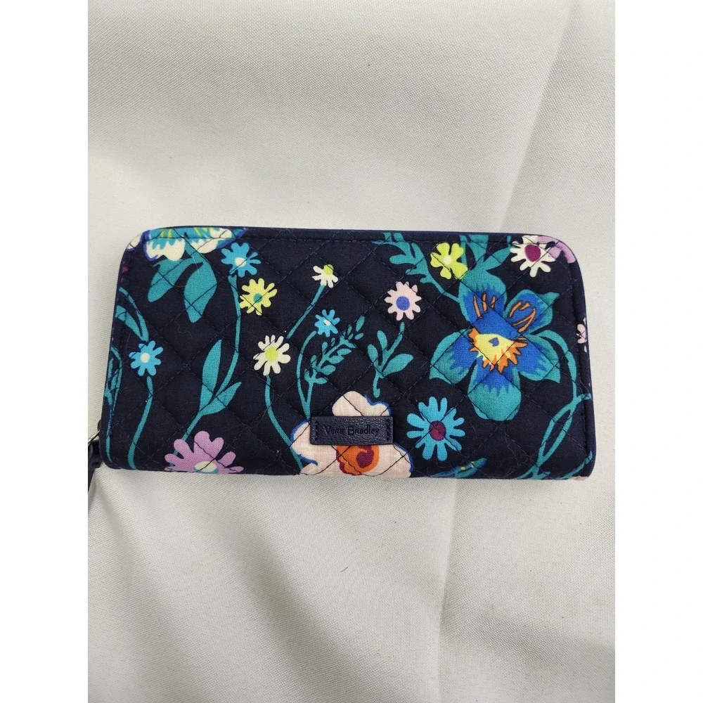 Vera Bradley Zip Accordion Wallet in Moonlight Garden - NWT RFID